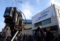 Mehr Journalisten … (Bild: EPA/PAtrick Seeger)