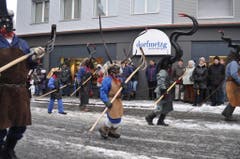 Am SchmuDo gehören die Einsiedler Strassen den Fasnächtlern. (Bild: René Hensler, maeuderball.ch)