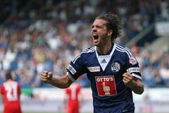 Adrian Winter: Note 4,5 Kämpferisch und läuferisch bringt der Flügelspieler seine Leistung immer. Die Einstellung ist top. Spielerisch und technisch gibt es aber ein paar Abstriche. Spiele: 36 (2934 Minuten). Tore/Assists: 5/8. Rote Karten: 0. Gelbe Karten: 2. (Bild: Philipp Schmidli)