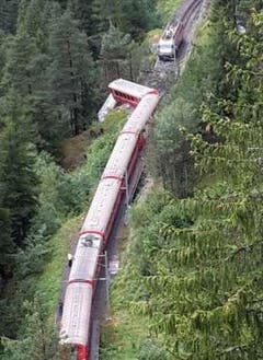 Drei Zug-Wagen entgleisten. (Bild: Twitter / @Johnvandertol)