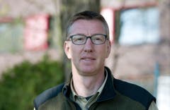 Sie stechen die Schwaneneier in Ennewtbürgen: Fabian Bieri... (Bild: Corinne Glanzmann (Neue NZ))