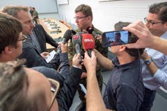 29. August: Aldo C. Schellenberg, Kommandant der Luftwaffe, gibt Medien Auskunft. (Bild: LUKAS LEHMANN)