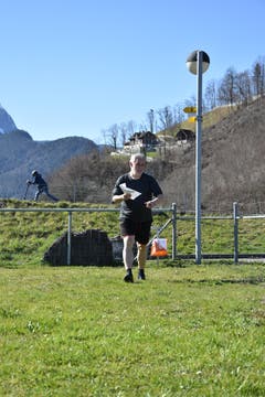 Osterhasen OL auf der Schul- und Sportanlage Eichli in Stans. (Bild: Käthi Burkart)