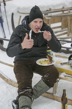 Schlittenfahren macht hungrig! (Bild: André A. Niederberger / Neue NZ)