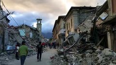 Die Verwüstung in Amatrice ist enorm. (Bild: AP Photo / Videostill)