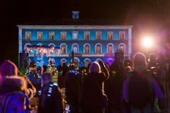 Während 12 Tagen verwandelt sich das Zähringerstädtchen Murten in ein Lichtspektakel. (Bild: Keystone / Cyril Zingaro)