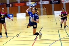 Kommt ungedeckt zum Schuss: Ariane Geissmann vom LK Zug. (Bild: Werner Schelbert)