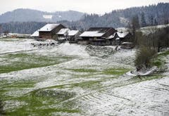 Verschneiter Bauernhof. (Bild: Keystone)