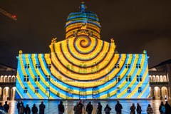 Das Spektakel lädt das Publikum ein, einen Moment inne zu halten. (Bild: Keystone / Lukas Lehmann)