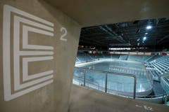 Die Stadt und ein Investor sollten das Projekt partnerschaftlich stemmen. Das Stimmvolk winkte das Grossprojekt an der Urne durch. Die Stadien kosten über 200 Millionen Franken, die Stadt Biel zahlte daran 77 Millionen Franken. (Bild: Keystone / Peter Schneider)