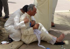 Eight killed in explosion at Shiite mosque in Kuwait City (Bild: EPA)
