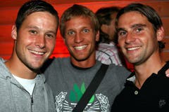 2008: Die FCL-Spieler David Zibung, Christophe Lambert und Gerardo Seoane (von links) am Konzert von DJ Bobo in Luzern. (Bild: André Häfliger))