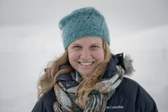 Iglubauerin Maria Niedzialkowski:«Es ist einmal etwas anderes als Skifahren.» (Bild: Pius Amrein / Neue LZ)