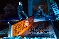 Winkelride Freestyle Event vor dem Winkelried Denkmal auf dem Dorfplatz Stans am Freitag, 18. November 2016. (Bild: Philipp Schmidli)