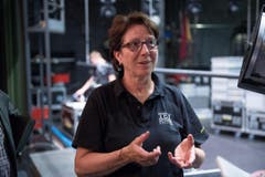 So viel Technik und Show: Wird dabei das Schauspiel nicht zur Nebensache? Barbara Bär widerspricht: «Die Intensität des Stücks wird durch die starken Bilder unterstrichen», so die Präsidentin der Tellspielgesellschaft. «Alles was genutzt werden kann, steht im Einsatz.» (Bild: Boris Bürgisser)