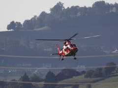Im Einsatz standen zwei Rettungshelikopter der Rega. (Bild: Geri Holdener)
