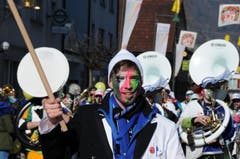 Kinderfasnacht mit Umzug am Güdismäntig in Alpnach. Im Bild die Seegusler. (Bild: Markus von Rotz / NZ (27. 02. 2017))