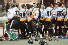Freudentaumel nach dem Oberwiler Cupsieg. Die Rebells gewinnen gegen Grenchen-Limpachtal mit 5:2. (Bild: Christian Herbert Hildebrand, Zuger Zeitung)