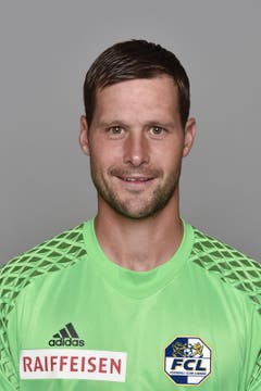 David Zibung 4,5: Eine recht sichere Leistung des Goalies – bis auf die Probleme mit Alioskis Freistössen. (Bild: Martin Meienberger / freshfocus)