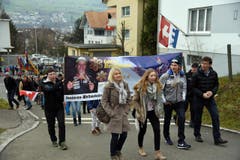 Marco Odermatt und seine Familie werden von den Buochsern gefeiert. (Bild: Robert Hess (Neue OZ))