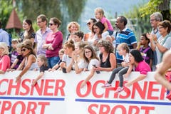 Zuschauer im Zieleinlauf. (Bild: Manuela Jans-Koch / Neue LZ)