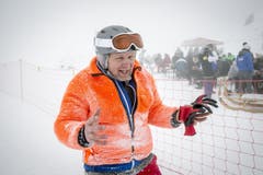 Er erläutert gerade, wie er durch den Nebel kam..... (Bild: André A. Niederberger / Neue NZ)