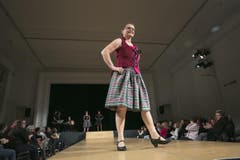 Heimatgwand beinhaltet nebst traditionellen Trachten natürlich auch Saisonales und auf Regionen bezogenes "Gwand". (Bild: André A. Niederberger / NZ)