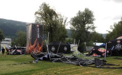 Die Sturmböen fegten offenbar um etwa 18 Uhr über das Festgelände des Eidgenössischen Turnfests. (Bild: Leser André Rochat)