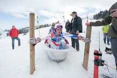 SCHWEIZ BADEWANNEN RENNEN (Bild: Keystone / Urs Flüeler)