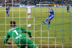 Luzerns Remo Freuler scheitert beim Elfmeter an Basels Tomas Vaclik. (Bild: Philipp Schmidli)