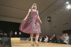 Heimatgwand beinhaltet nebst traditionellen Trachten natürlich auch Saisonales und auf Regionen bezogenes "Gwand". (Bild: André A. Niederberger / NZ)