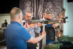 Wer landet beim Armbrustschützenverein Goldach einen Volltreffer? (Bild: Benjamin Manser)