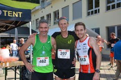 Die Sieger beim Panoramatrail über 21 Kilometer, von links: Bruno Heuberger (3./1:30:56), St. Margarethen, Stephan Wenk (1./1:27:30), Oerlikon, und Simon Schäppi (2./1:29:09), Hütten. Bilder: Beat Lanzendorfer (Bild: Beat Lanzendorfer)