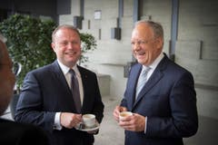 Bundesrat Johann Schneider-Ammann im Gespräch mit Joseph Muscat, Premierminister von Malta. (Bild: Urs Bucher)