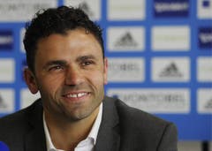 Uli Forte musste den FC St.Gallen im Abstiegskampf verlassen - bei GC steigt er im Abstiegskampf wieder ein. (Bild: Keystone)