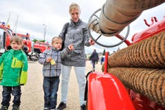 Romanshorn TG , 24.05.2014 / Jugendfeuerwehr Schweizermeisterschaft " Feuer und Wasser " mit Wettkämpen, Fahrzeugausstellung , Rega , Krankenwage und Rettungs - Shows in Romanshorn . (Bild: Donato Caspari)