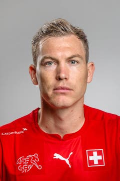 Stephan Lichtsteiner, Note 3,5. Einige Unpässlichkeiten in der Abwehr und im Angriff. Turnier läuft am Captain vorbei. (Bild: Keystone / Gian Ehrenzeller)