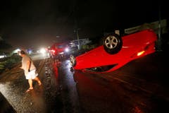 Ein Auto wurde in Cape Coral, Florida, vom Hurrikan weggeschleudert. (Bild: Keystone)