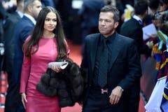 Lothar Matthäus mit Frau Anastasia Klimko auf dem roten Teppich. (Bild: Keystone)