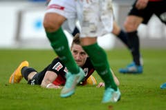 Er forderte gleich mehrmals einen Penalty, erhielt aber keinen: der Aarauer Stephan Andrist. (Bild: Keystone)