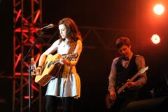 Die Frau mit der Gitarre: Amy MacDonald aus Schottland. (Bild: Stefan Beusch)