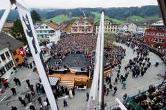 Blick auf die Auszählung der Landsgemeinde. (Bild: Keystone)