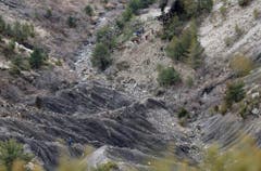 In diesem schwer zugänglichen Gebiet ist die Germanwings-Maschine am Dienstag abgestürzt. (Bild: Keystone)