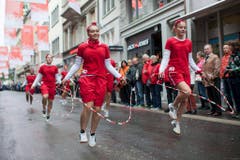 Mädchen der Gruppe "Rope Skipping - Faszination für Zuschauer und Aktive" der Turnvereine Fides Niedergösgen. (Bild: Keystone)