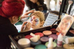 Auch Kinderschminken gehörte zum Rahmenprogramm. (Bild: Michel Canonica)