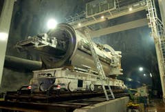 Montiert wurden die Bohrmaschinen in einer eigens für diesen Zweck ausgeschlagenen Kaverne. (Bild: Keystone)