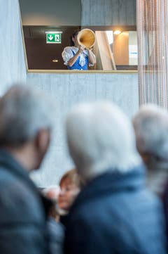 Sonja Lieberherr-Schnyder spricht einen Betruf zur Eröffnung des neuen Berggasthauses (Bild: Urs Bucher)