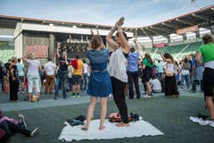 Picknick-Stimmung beim Konzert. (Bild: Urs Bucher)
