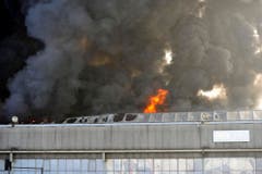 Grossbrand bei der Firma Tuchschmid in Frauenfeld. (Bild: Reto Martin)