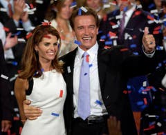 7. Oktober 2003: Maria Shriver feiert mit Ehemann Arnold Schwarzenegger dessen Wiederwahl als Gouverneur. (Bild: Keystone)